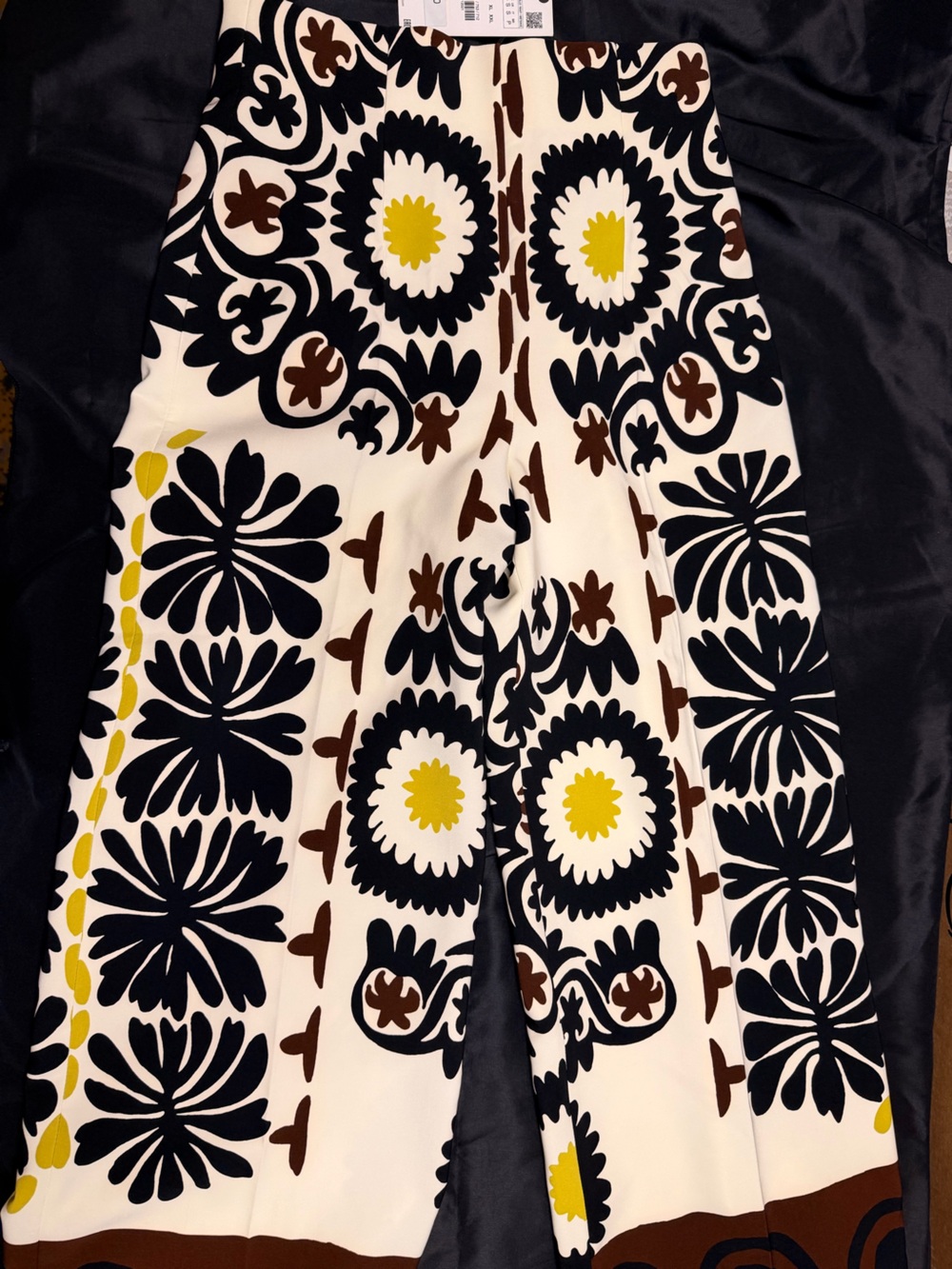Zara Black, White & Brown Floral Print crop pants